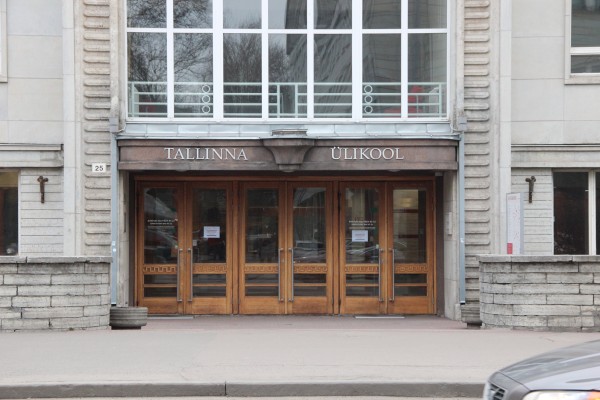 Tallinna Ülikooli Terra õppehoone peauks